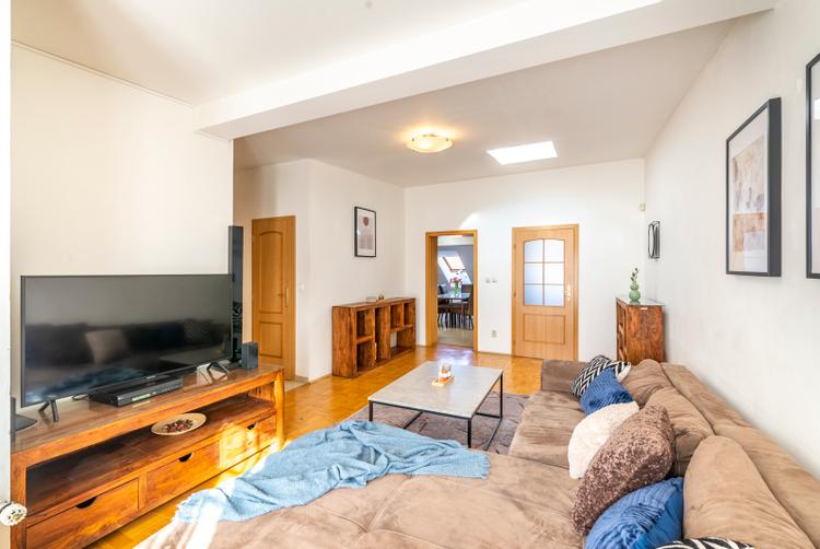 Selinor Apartments | Prague | 77